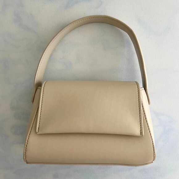 House of Want Beige Vegan Leather 'We Are Chic' Shoulder Bag Purse - Picture 1 of 7